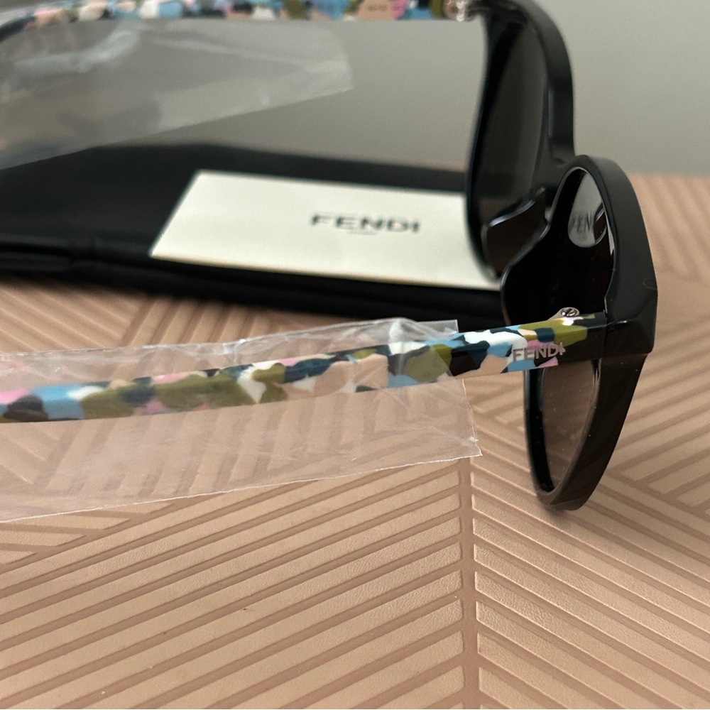 Fendi Sunglasses 56mm Black Multicolor Casual Luxury Classic Summer Vacation - Picture 8 of 16